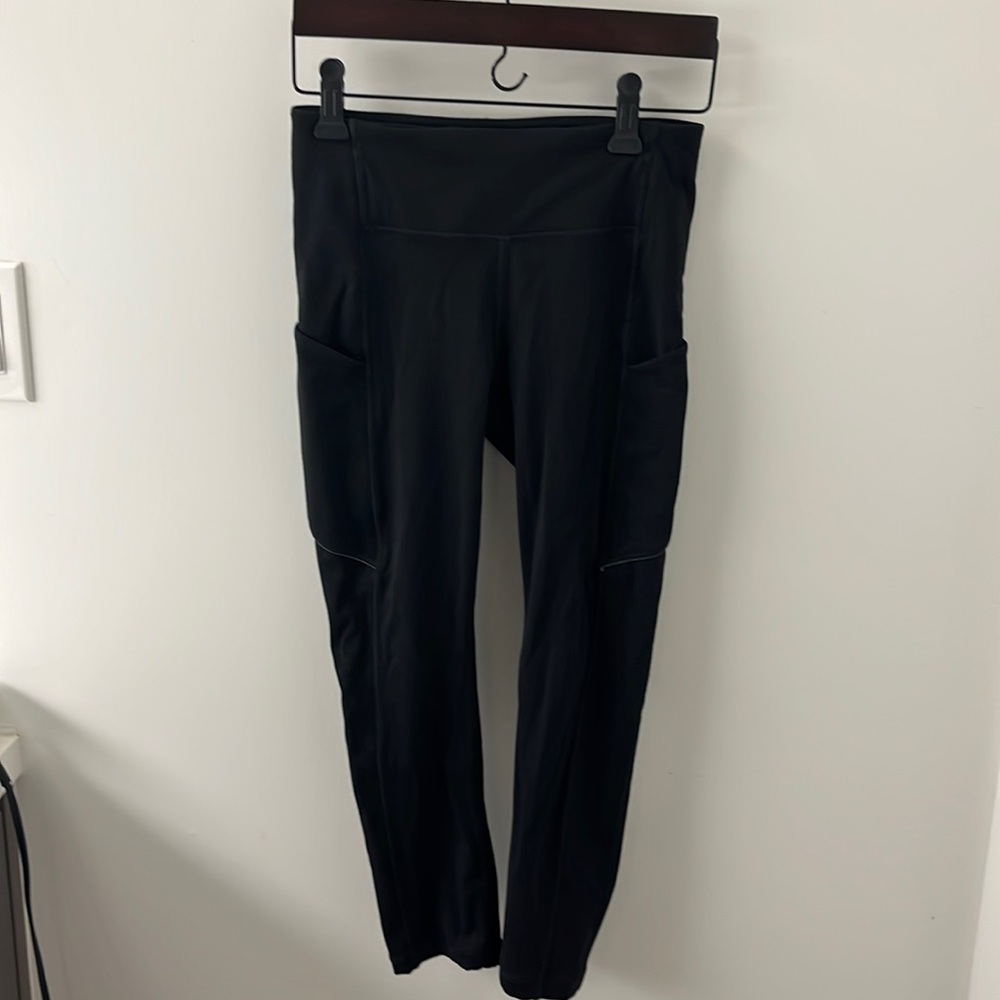 Black Lululemon Cropped Leggings